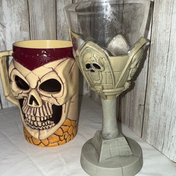 Gothic Skull Mug & Chalice Set | Halloween Pirate Drinkware Trio | Resin & Ceram - Picture 4 of 13